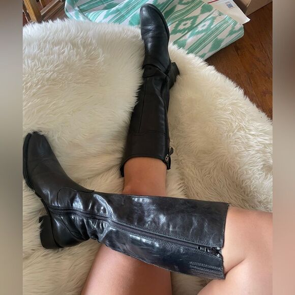 Black knee high boots - Picture 2 of 8